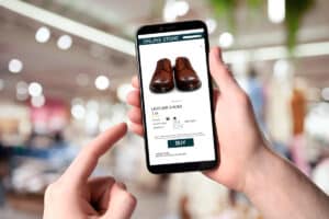 Ficha de producto de una tienda online vista en un móvil durante una compra